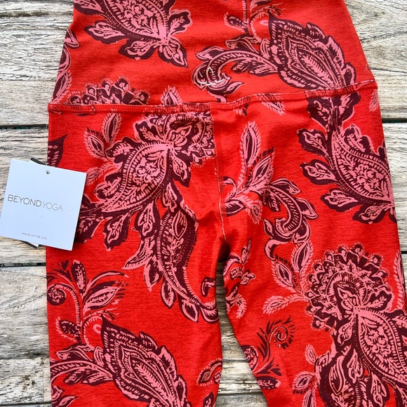 Beyond Yoga Spacedye Yoga Pants!! Brand new With Tags Attached! XS - Picture 9 of 9